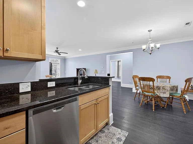 401 Finsbury St #102 — Photo 8