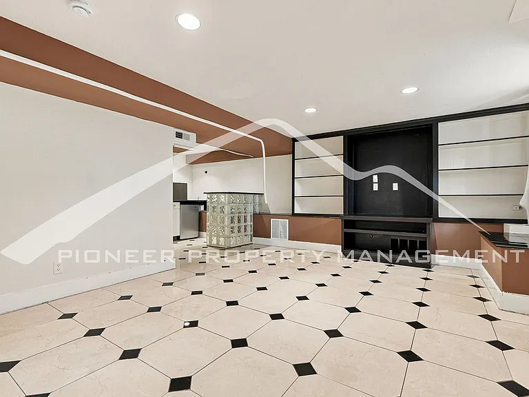 4215 W Byron Pl — Photo 19