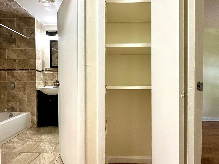 2069 Lacombe Ave #2 — Photo 12