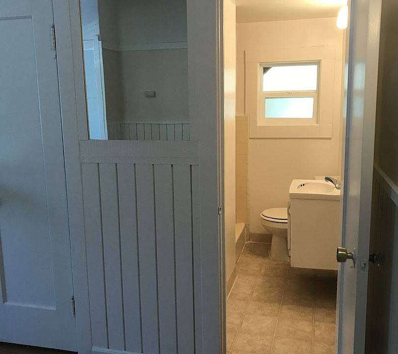 2nd image of 1416 Q St APT 09