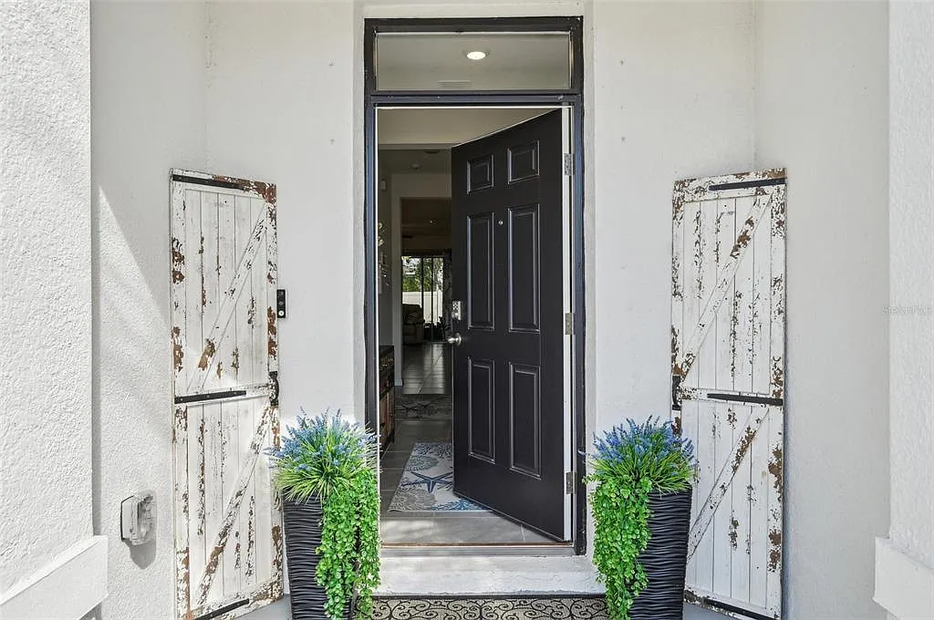 3 bed, 2.5 bath, 1695 sqft, $2,650 — Photo 3