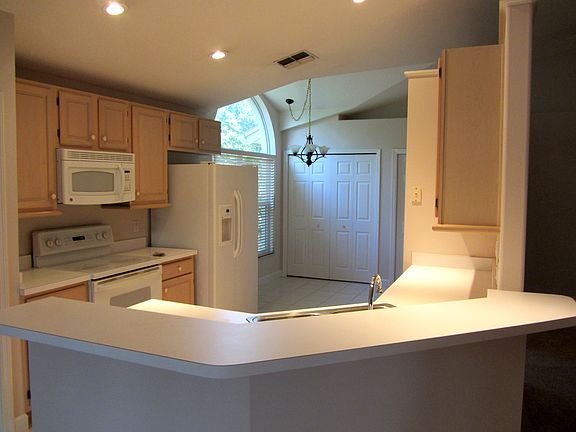 2nd image of 485 Arrowmount Pl