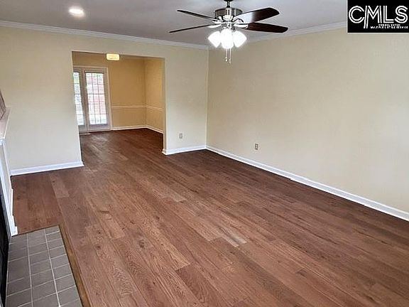 5th image of 210 Carlyle Cir