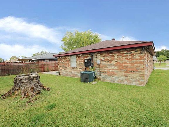 3rd image of 128 Evergold Ln