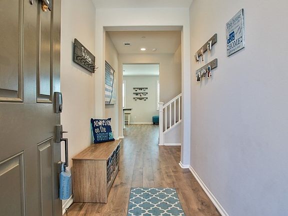 3rd image of 4024 S Cloverdale Way