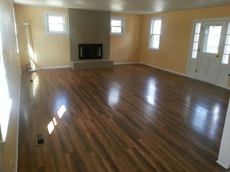 1st image of 4601 W Lakeshore Dr