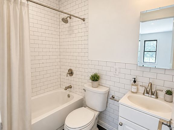 5th image of 193 Sackett St APT 4F