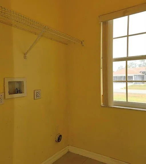 752 Paris Dr — Photo 10