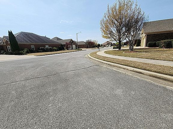 4th image of 16013 Shropshire Dr SE