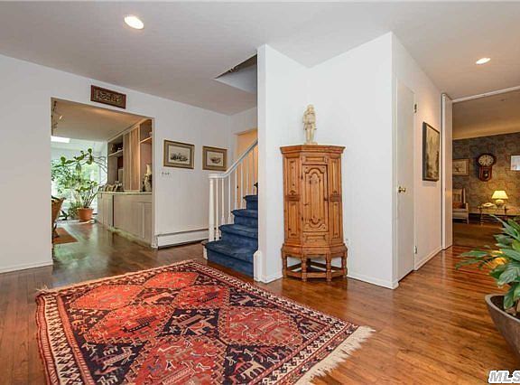2nd image of 7 Cypress Dr