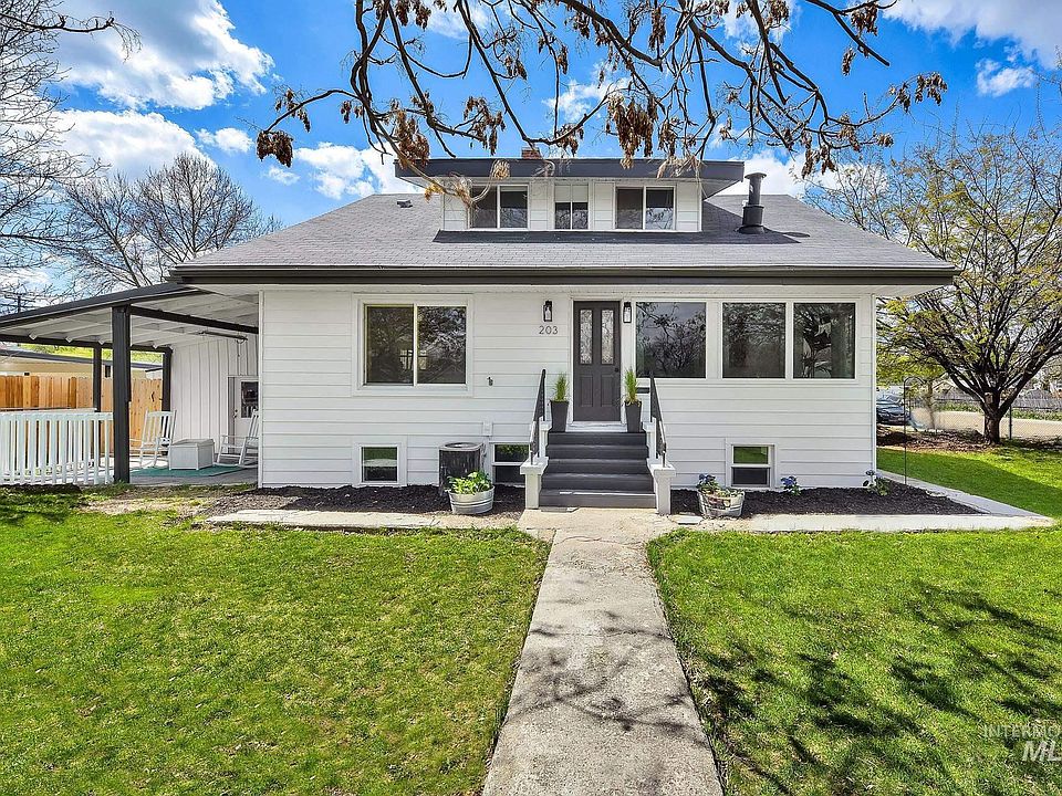1st image of 203 S Juniper St