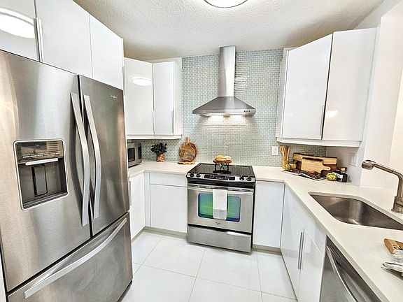 5th image of 6530 N Ocean Boulevard #1080