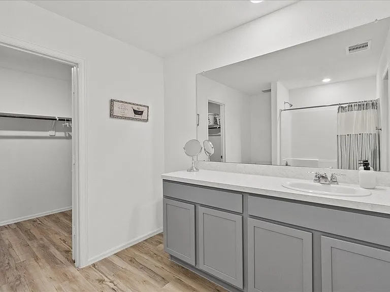 512 Maple Bend Ln — Photo 18