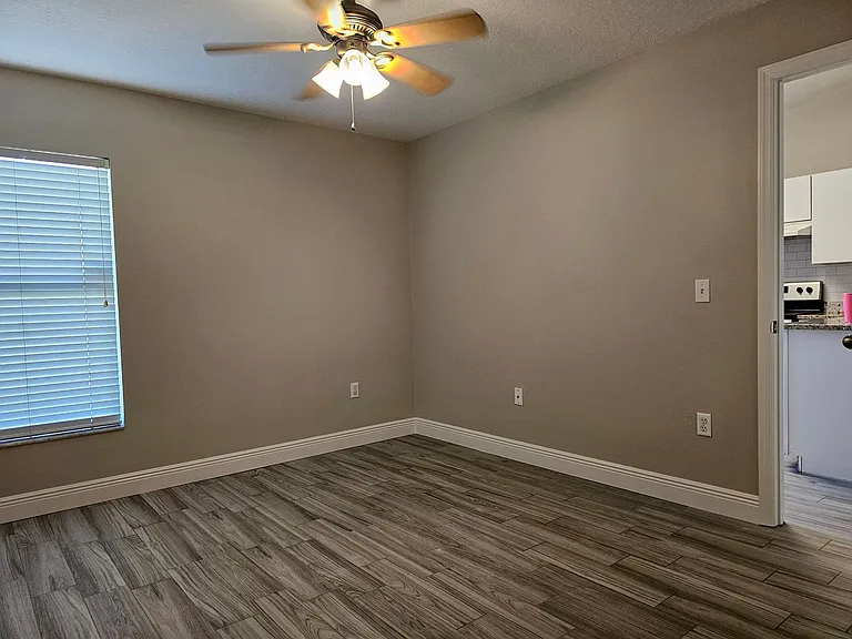 602 S Grand Hwy — Photo 26