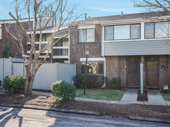 86 Bailey St #306, Stoughton, MA 02072