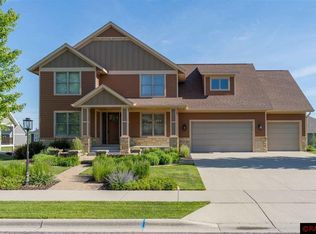 1922 Sheridan Ct, North Mankato, MN 56003