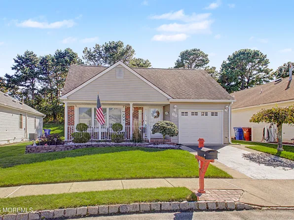 70 Canterbury Lane, Toms River, NJ 08757