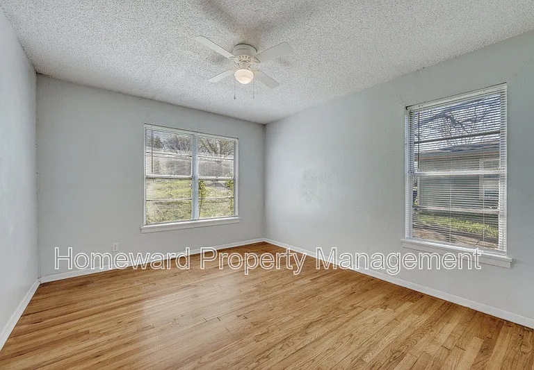 7 Pershing Dr #A — Photo 5