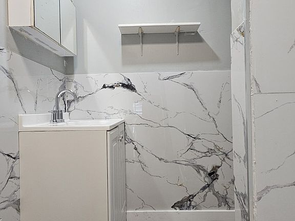 4th image of 104 W Main St #1