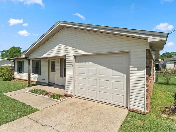 3rd image of 6452 Meadow Field Cir