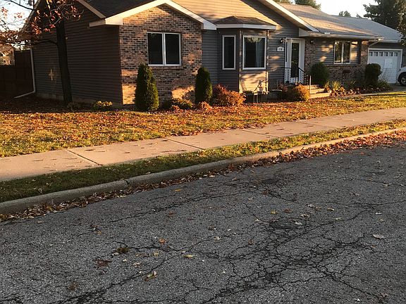 3rd image of 1716 22nd Ave S