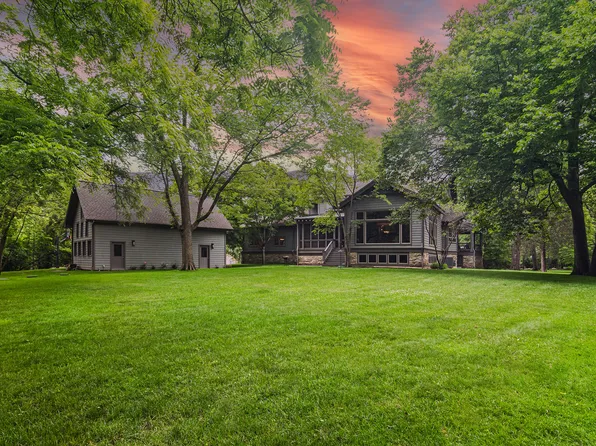 3214 Westover Ln, Long Grove, IL 60047