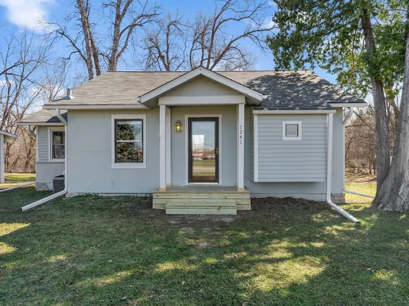 7247 Eden Prairie Rd, Eden Prairie, MN 55346