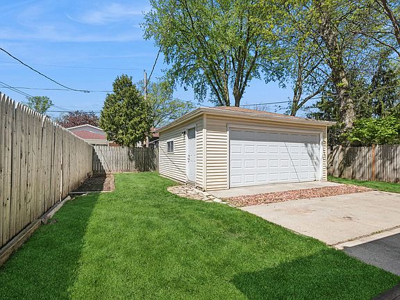 3rd image of 625 Hibbard Rd
