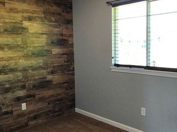 5th image of 7219 65th Ave NE
