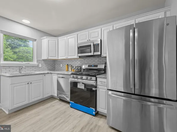 810 Devon Dr, Newark, DE 19711