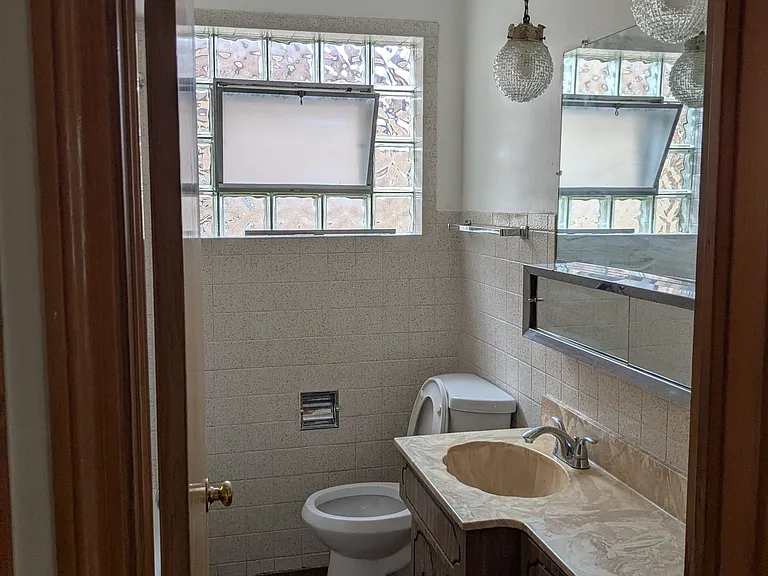 2345 N Rutherford Ave #1 — Photo 5