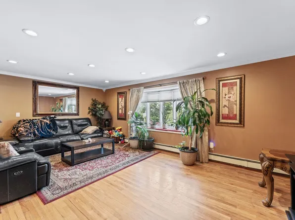 17 Acorn Drive image 9 of 45