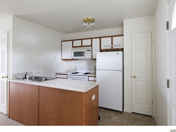 4th image of 1502 38th St W Unit 11