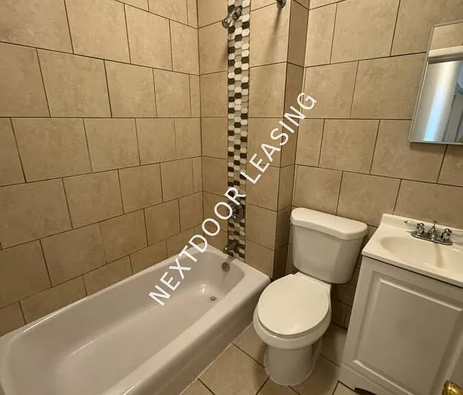 220 Roseville Ave #405M — Photo 2