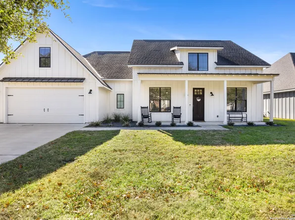 223 Mccormick St, Columbus, TX 78934