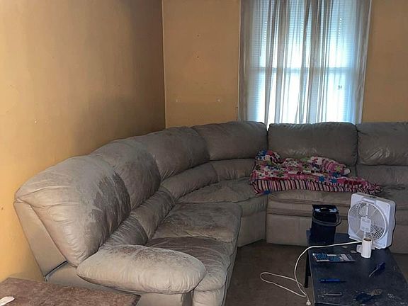 3rd image of 128 Catherine St