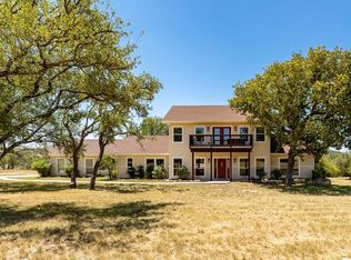 105 W Glen Lakes Ct, Ingram, TX 78025