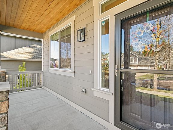 3rd image of 3945 19th Avenue NE
