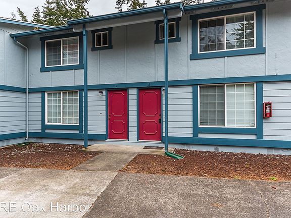 2nd image of 835 SW Harrier Cir APT 6