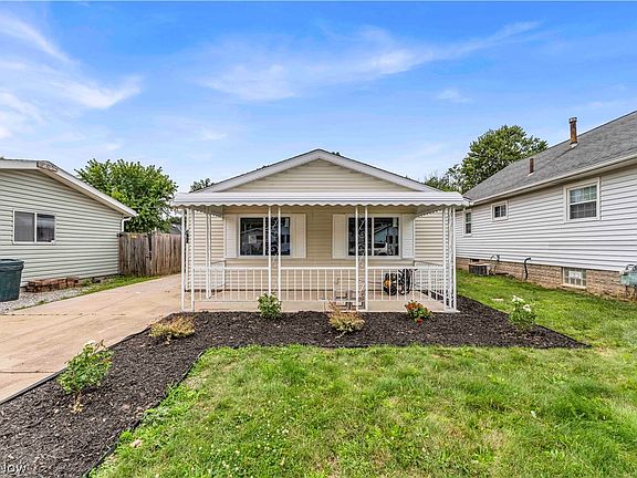 2nd image of 320 Elberta Dr