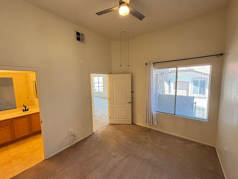 2305 W Horizon Ridge Pkwy #2324 — Photo 17