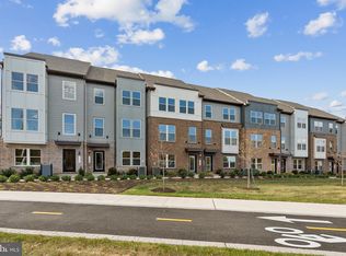 2102 Acadia Rd, Herndon, VA 20170