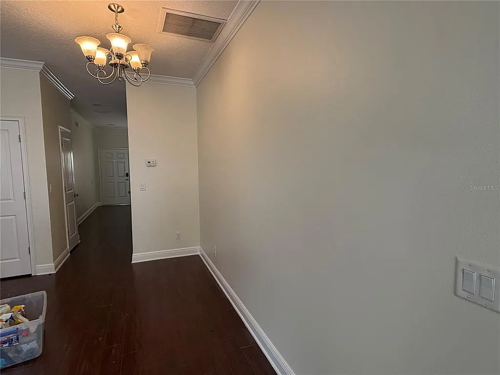 3 bed, 2.5 bath, 1994 sqft, $2,490 — Photo 4