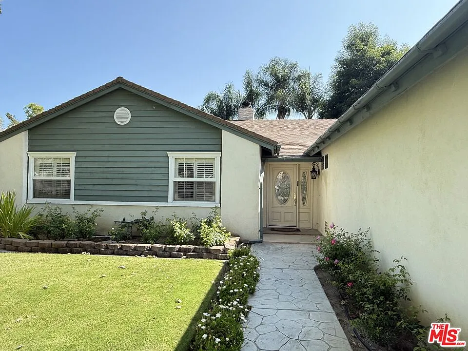 Photo 2 of 24 - 30556 Rainbow View Dr - Agoura Hills, CA Building Photo - 30556 Rainbow View Dr