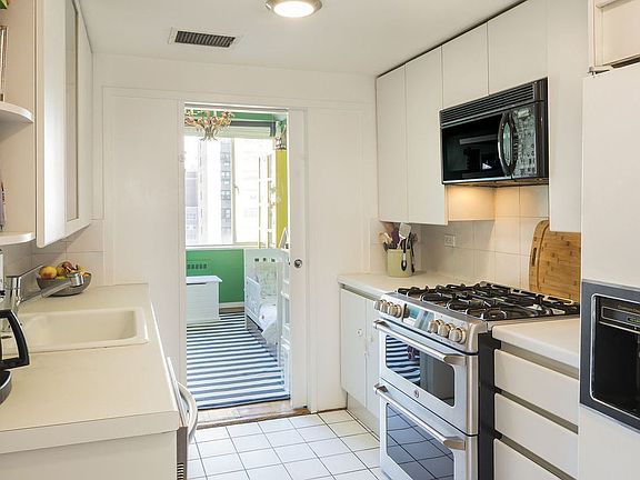 5th image of 333 E 69th St APT 12B