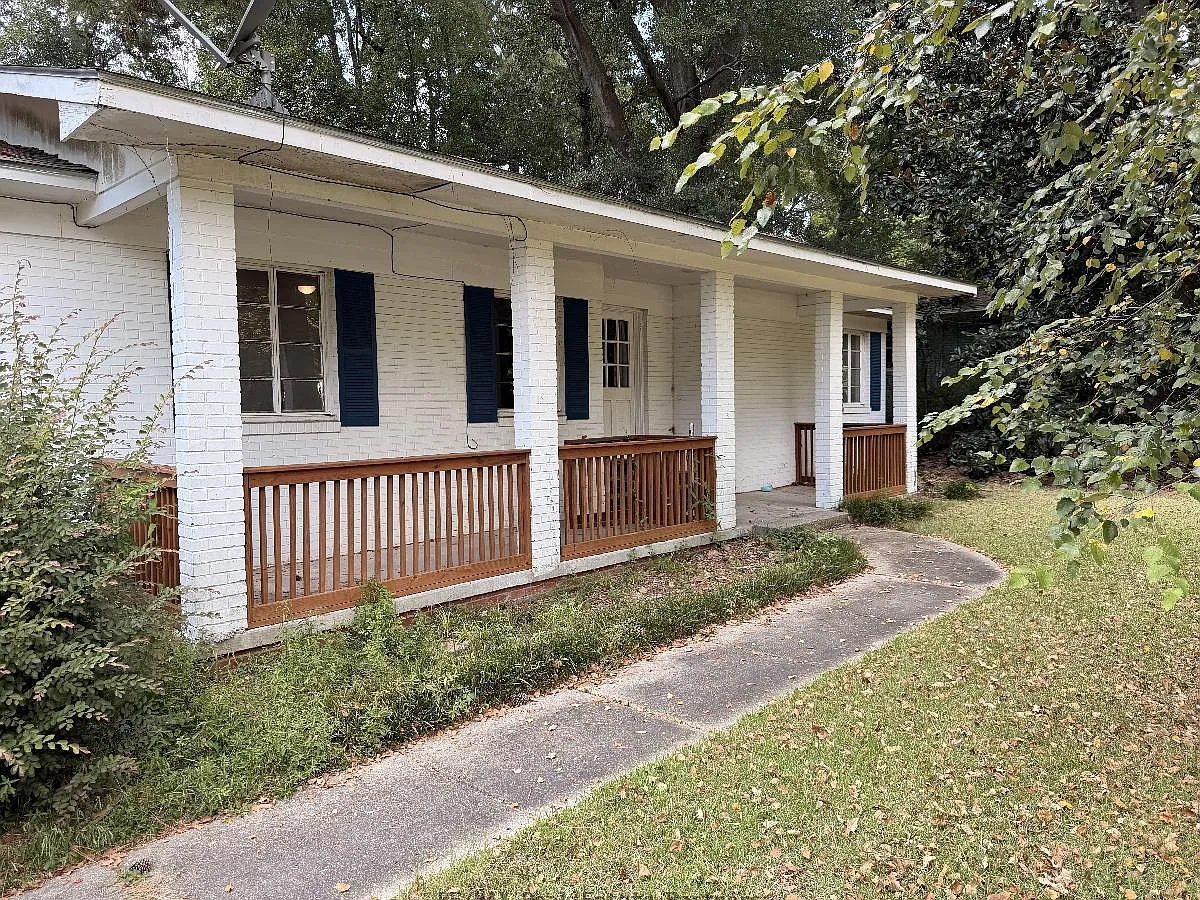 3 bed, 1854 sqft, $1,800 — Photo 2
