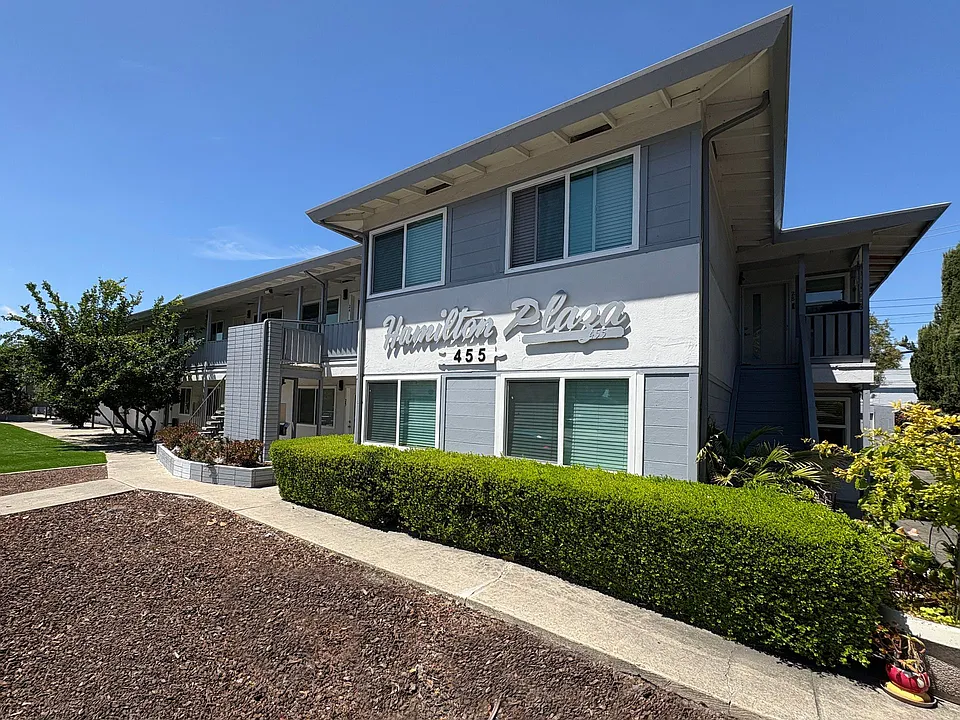 Hamilton Plaza Apartments
