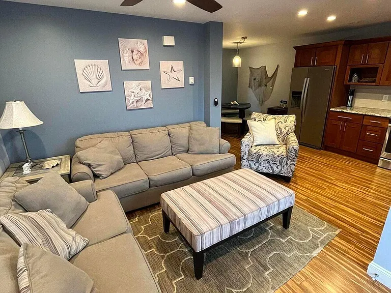 113 Lincoln Ave #4 — Photo 2