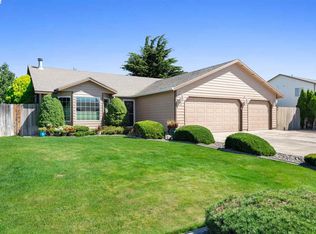 210 W 49th Ave, Kennewick, WA 99337