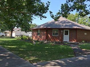 903 Des Moines St, Burlington, KS 66839